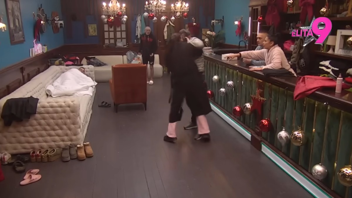 Anastasija i Bora svađa