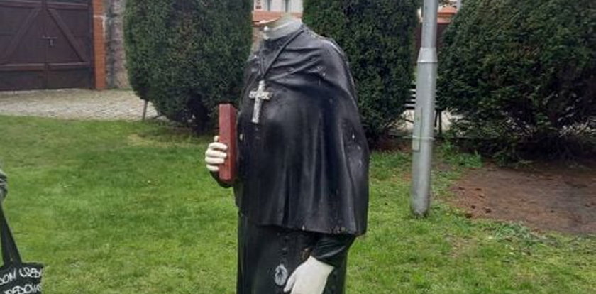 Sprofanowali figurę św. Faustyny. Ktoś strącił głowę posągowi