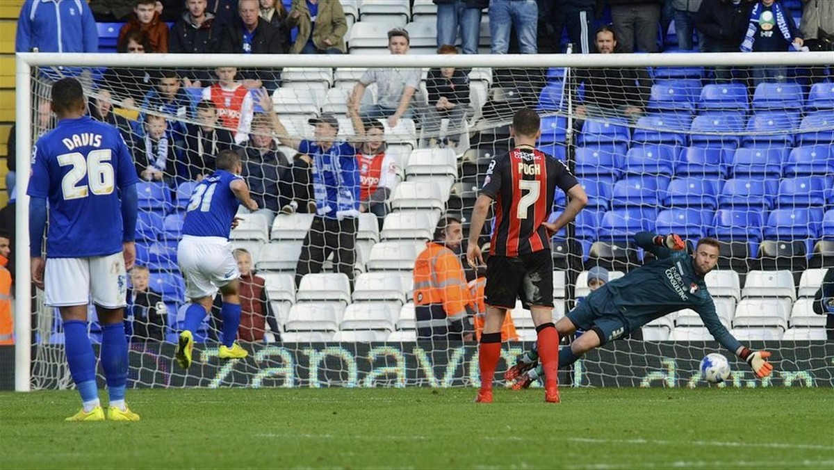 AFC Bournemouth z Arturem Borucem w składzie zremisował na wyjeździe 1:1 z Ipswich Town, którego barw bronił Bartosz Białkowski w piątkowym spotkaniu 40. kolejki Championship. Na sześć meczów przed końcem regularnego sezonu klub Boruca zajmuje drugie miejsce w tabeli premiowane bezpośrednim awansem do Premier League.