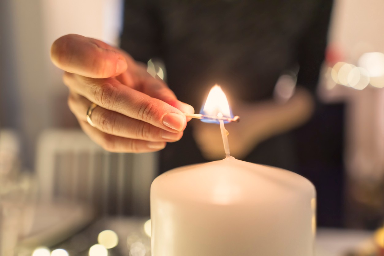 Sviečky okrem tepla dotvárajú atmosféru a ako náhradný zdroj svetla šetria elektrickú energiu.