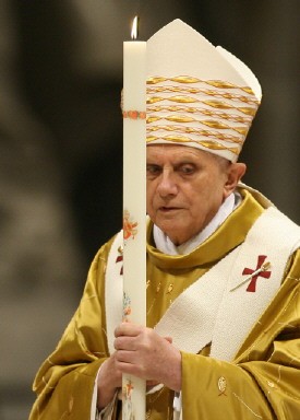 VATICAN-POPE-MASS-EASTER VIGIL