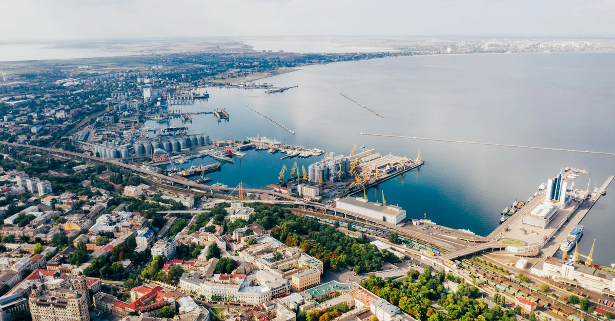 Efekty nocnych ataków na Ukrainę. Zbombardowana Odessa pozbawiona prądu