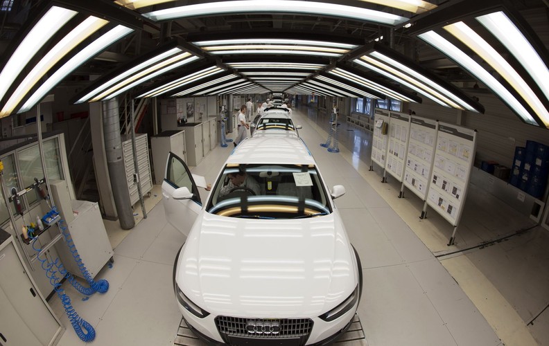 Audi A4 Avant
3. miejsce na liście złodziejskich hitów - jak ustalił portal dziennik.pl od stycznia do końca września 2012 roku zniknęło 530 sztuk tego auta.