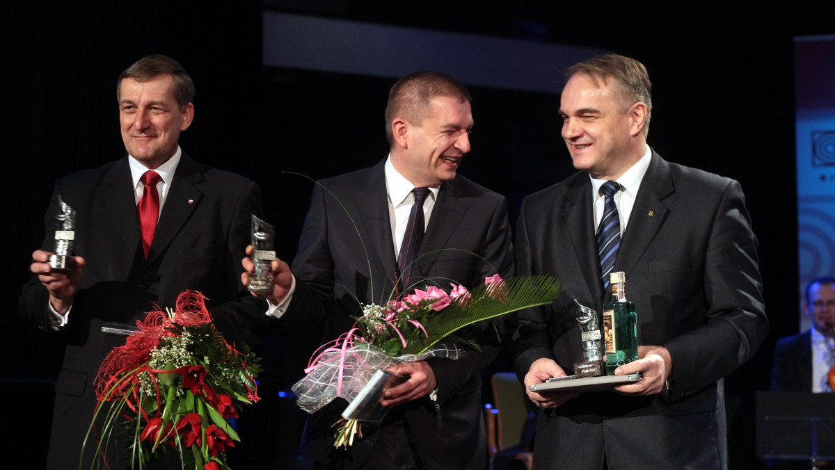 Waldemar Pawlak, Bartosz Arłukowicz i Wiesław Szczepański na gali Srebrne Usta, fot. PAP/Leszek Szymański