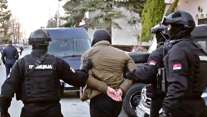 Nakon ubistva policija je privela maloletnika M. J. 