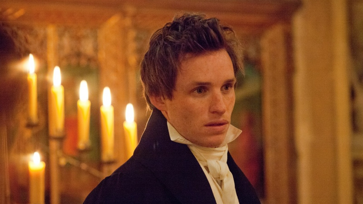 Eddie Redmayne jest jednym z najbardziej rozpoznawanych i utalentowanych brytyjskich aktorów młodego pokolenia. Jeśli akurat nie gra w  jakiejś megaprodukcji swój czas dzieli pomiędzy  teatr  i modeling. W "Les Miserables“ wciela się w rolę Mariusa, rewolucjonisty ukrywającego swoje prawdziwe pochodzenie do szaleństwa zakochanego w Cosette, granej przez Amandę Seyfried.