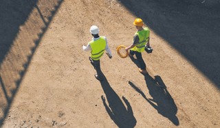 Trochę pod kontrolą, trochę poza nią [WYWIAD]