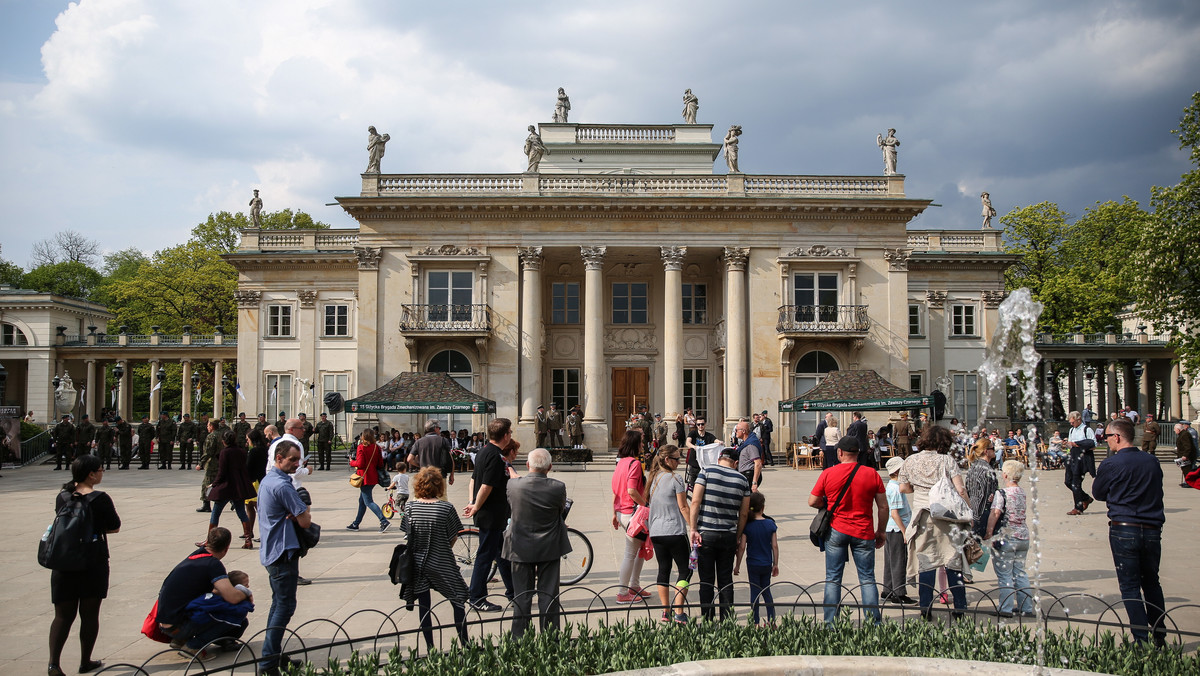 „Kościuszko w West Point” Bolesława Jana Czedekowskiego, „Lisowczycy: strzelanie z łuku” Józefa Brandta oraz „Gamrat i Stańczyk” Jana Matejki trafią z Fundacji Kościuszkowskiej do warszawskiej Jadalni w Pałacu na Wyspie. Od czwartku będą prezentowane w cyklu „jedno dzieło”.