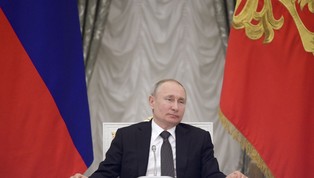 Putin chce zamieścić w konstytucji zapis o "obronie prawdy o II wojnie światowej"