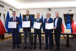 Umowa koalicyjna podpisana. 'Szeroki kompromis'