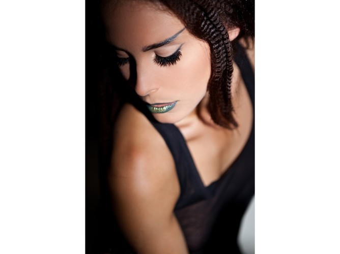 Wyrazisty makijaż na Andrzejki 2011 i nie tylko - propzycje z jesiennej kolekcji Lash Book Nouveau Lashes.