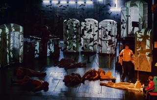 „Garnitur prezydenta”: Co się stało z naszą polską wspólnotą?