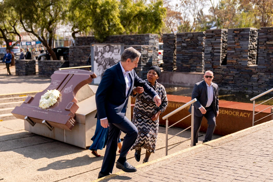 Entoni Blinken u Sovetu, Južna Afrika