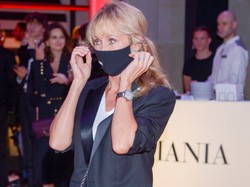 "Może tak nóżki na żyrandol". Internauci zniesmaczeni zachowaniem Beaty Ścibakówny w windzie. FOTO