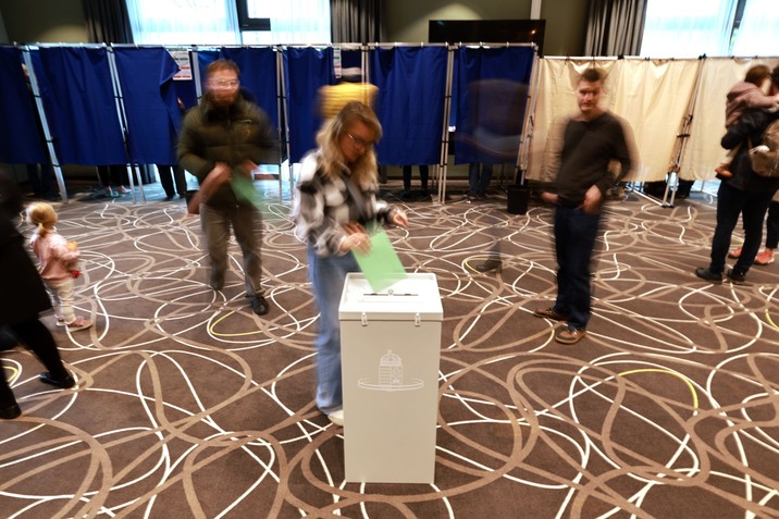 Zakończono głosowanie na Węgrzech. Na godzinę 18.30 ponad 77 proc. Węgrów oddało głos