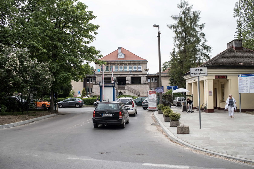 Kraków remontuje chodnik pod szpitalem Żeromskiego