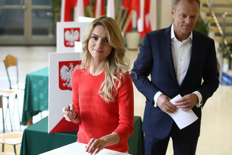 Kasia Tusk głosuje w wyborach prezydenckich w 2015 r.