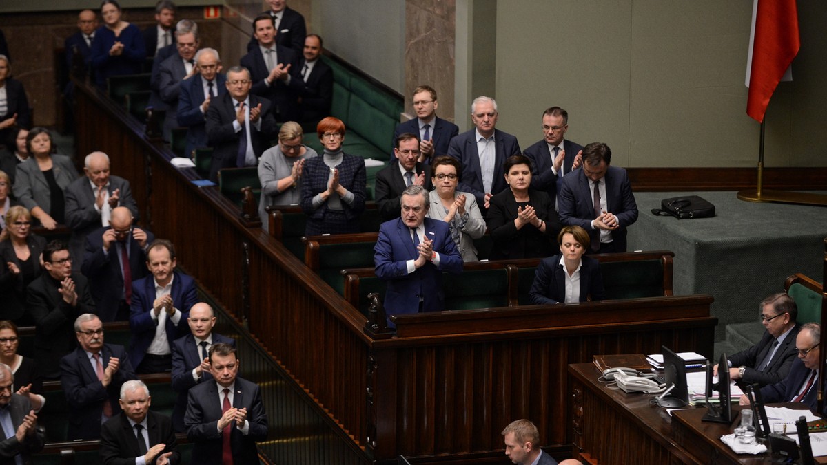 Sejm przyjął dziś nowele ustawy o opłatach abonamentowych. Zakłada ona rekompensatę w wysokości 1 mld 260 mln zł dla publicznej radiofonii i tv z tytułu utraconych w latach 2018-19 opłat abonamentowych