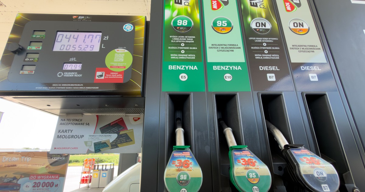 Resort finansów policzył koszt obniżki podatku od paliw. Tyle budżet straci, a kierowcy zyskają