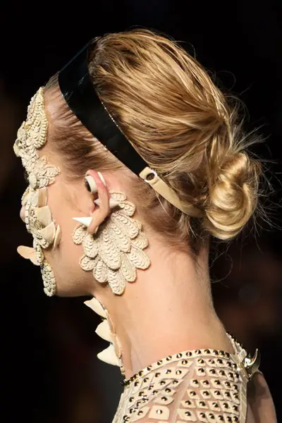 hbz-ss2016-beauty-trends-low-bun-givenchy-clp-rs16-9605