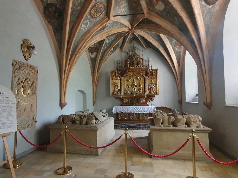W Katedrze Opolskiej znajduje się słynna Kaplica Piastowska