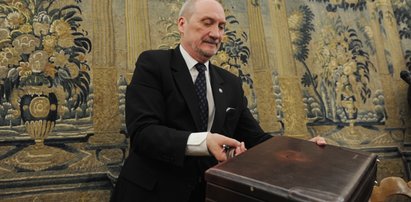 Jak Macierewicz naprawdę uciekł z internowania?