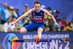 Karsten Warholm straszy rywali butami z pazurem