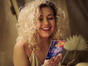 Önámítás vagy valódi önismereti eszköz? Szkeptikusként kipróbáltam a tarot-t