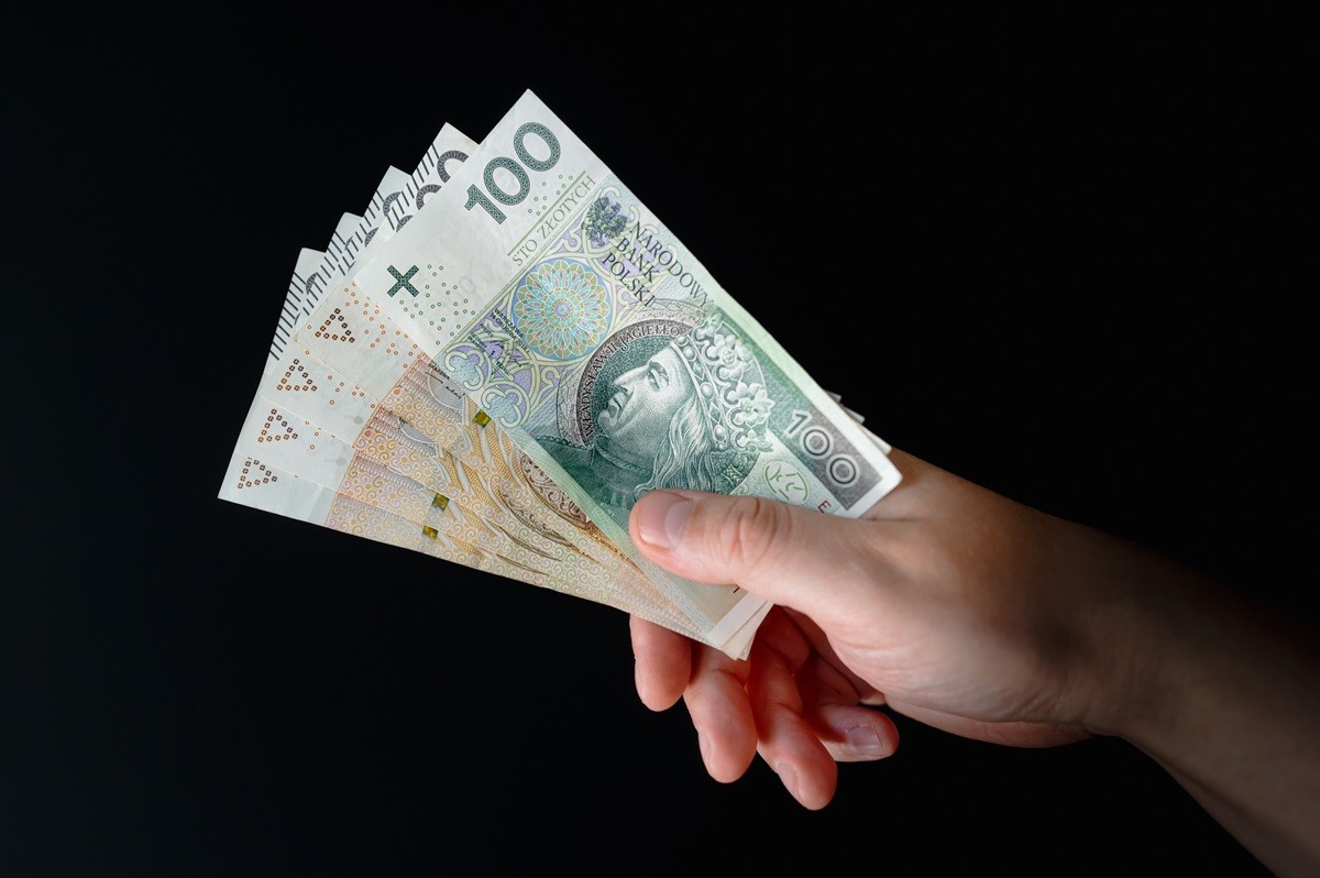 Kontynuacja pobierania świadczeń z "Aktywnego rodzica" po śmierci jednego z rodziców będzie łatwiejsza.