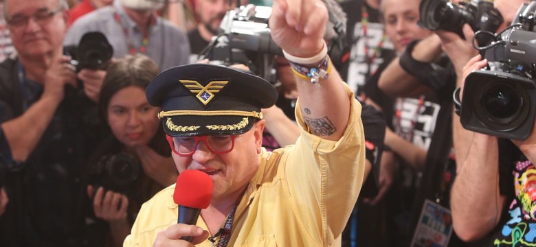 Owsiak podsumowuje: Podczas 24. finału WOŚP zebrano ponad 44 mln zł. Ale liczenie wciąż trwa