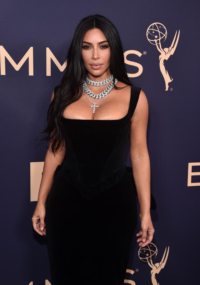 Kim Kardashian viselte a legunalmasabb ruhát az Emmy-n