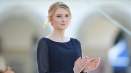 oto ślubna fryzura kingi dudy. wyjątkowy post jej długoletniej fryzjer