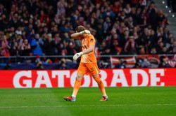 Dwa koszmarne błędy w dziewięć minut. Antonin Kinsky zaliczył najgorszy debiut w Lidze Mistrzów