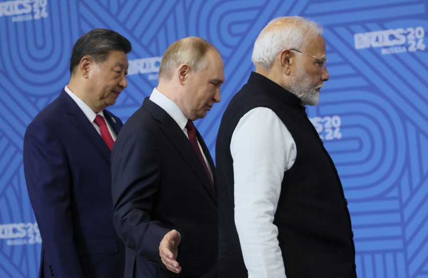 Si Đinping, Vladimir Putin i Narendra Modi na samitu BRIKS-a u Kazanju 23. oktobra