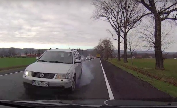 Dlaczego Polacy donoszą na policję? Szokujący dowód na filmie