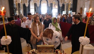Celivanje pojasa Presvete Bogorodice u Hramu Svetog Save  