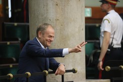 'Lex Tusk' i NAJNOWSZY SONDAŻ. Co sądzą Polacy?