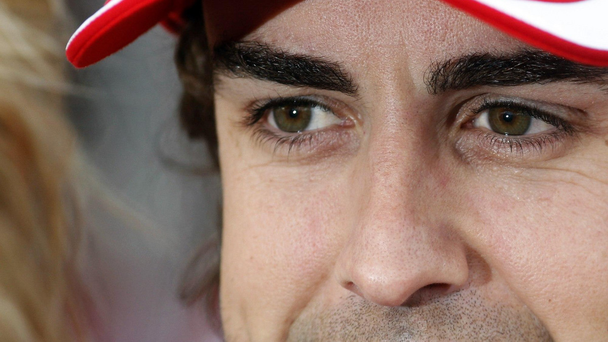 Dwukrotny mistrz świata Fernando Alonso wyprzedza wszystkich rywali. I to o kilka długości. Hiszpan nie oddał pierwszego miejsca na liście płac w Formule 1. W sezonie 2011 kierowca Ferrari wzbogaci się o 28 mln euro.