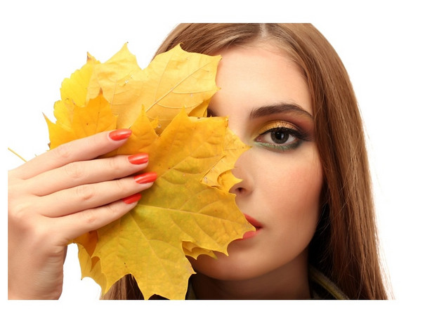 Jakimi kosmetykami warto malować się jesienią