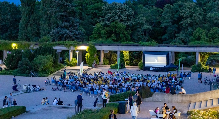 Kino pod chmurką na Pergoli? Bajka! Ale będą też bajki dla nieco starszych - o przyjaźni, o miłości...