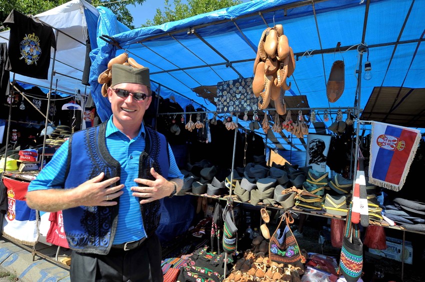 Jelek, anterija i opanci: Žika odmah pazario narodnu nošnju