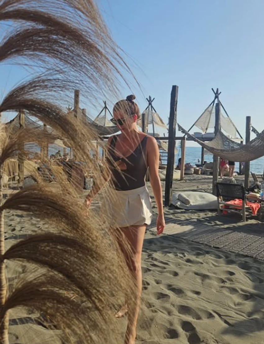 Adriana Čortan na moru sa mužem