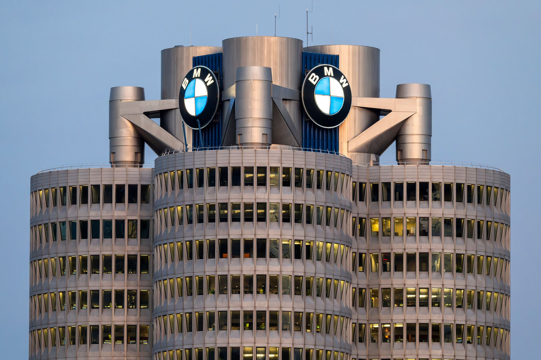BMW verdreifacht Gewinn auf 1,7 Mrd. Euro - schlägt Mercedes und VW