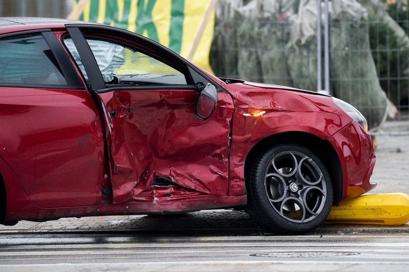 Znana aktorka rozbiła auto w Warszawie