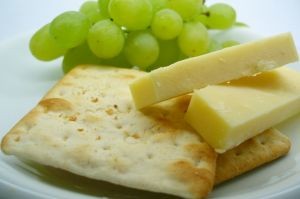 739359-cheese-and-crackers-1-d00000077ed85e52ea1cc