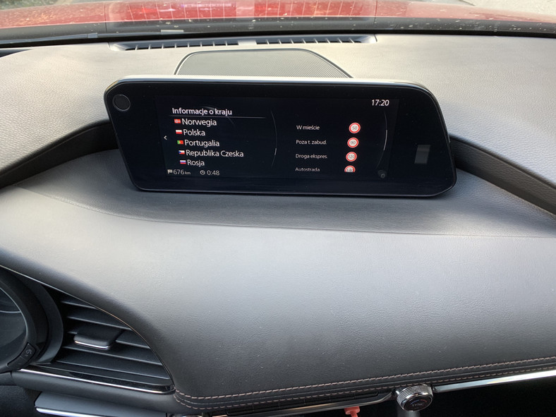 Mazda 3 z systemem MZD Connect i nagłośnieniem Bose