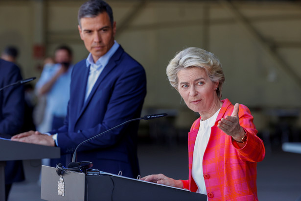 Premier Hiszpanii Pedro Sanchez i szefowa Komisji Europejskiej Ursula von der Leyen