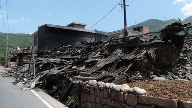 Już 179 zabitych i blisko 7 tys. rannych po trzęsieniu ziemi w Chinach
