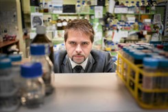 Prof. Pyrć: Małpia ospa nie jest chorobą gejów