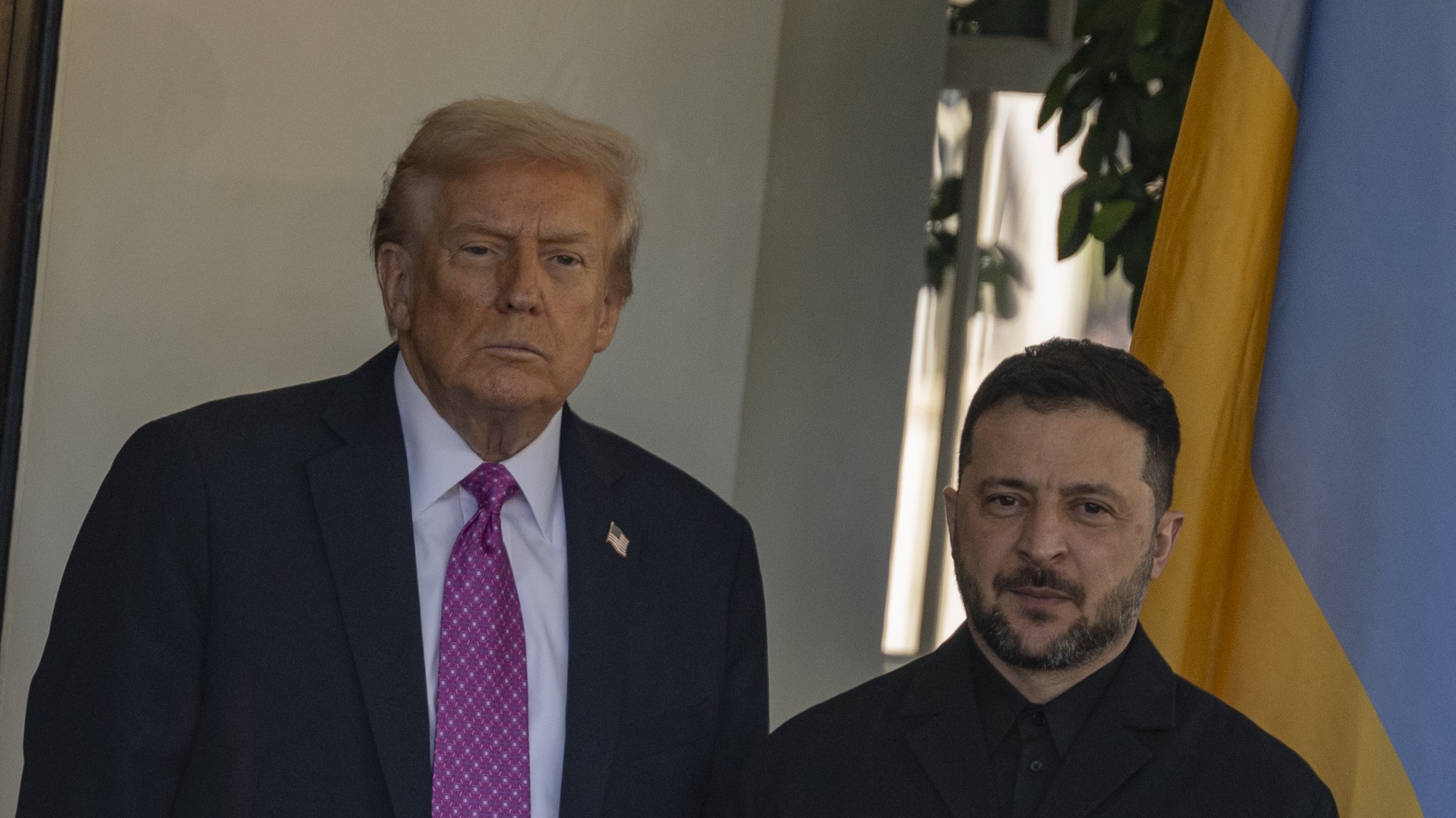 Donald Trump a Volodymyr Zelenskyj vo Washngtone